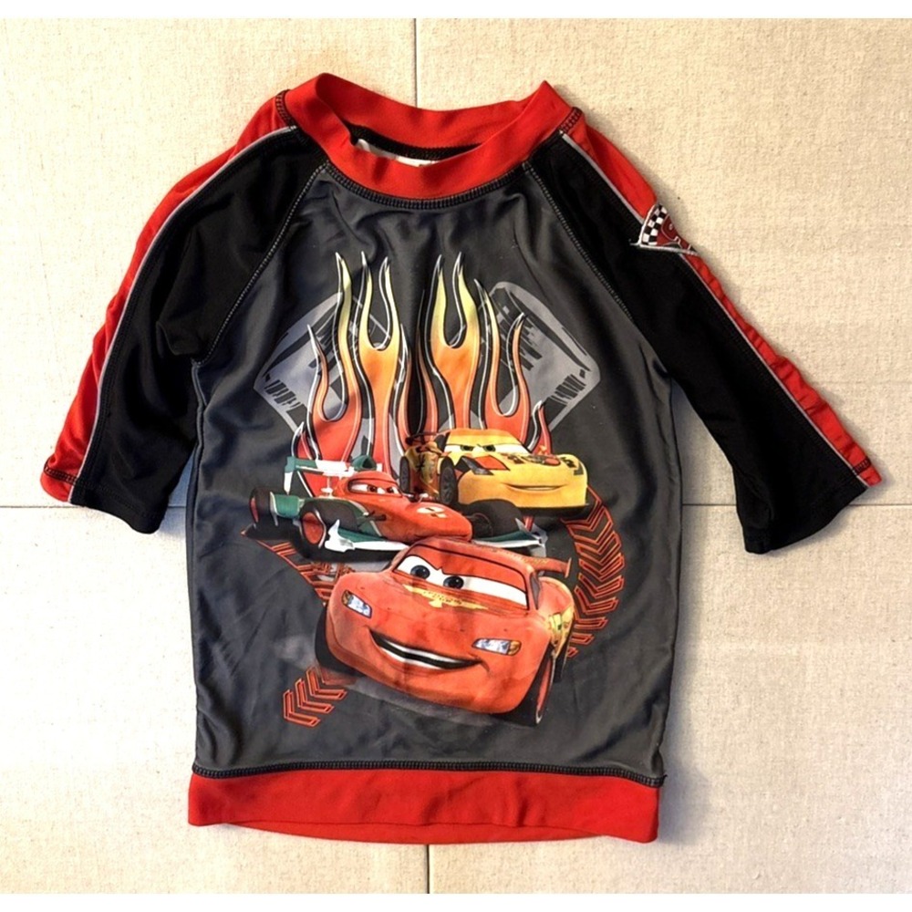 DISNEY STORE - CARS - LIGHTNING McQUEEN SHIRT BOYS - Size 7/8
